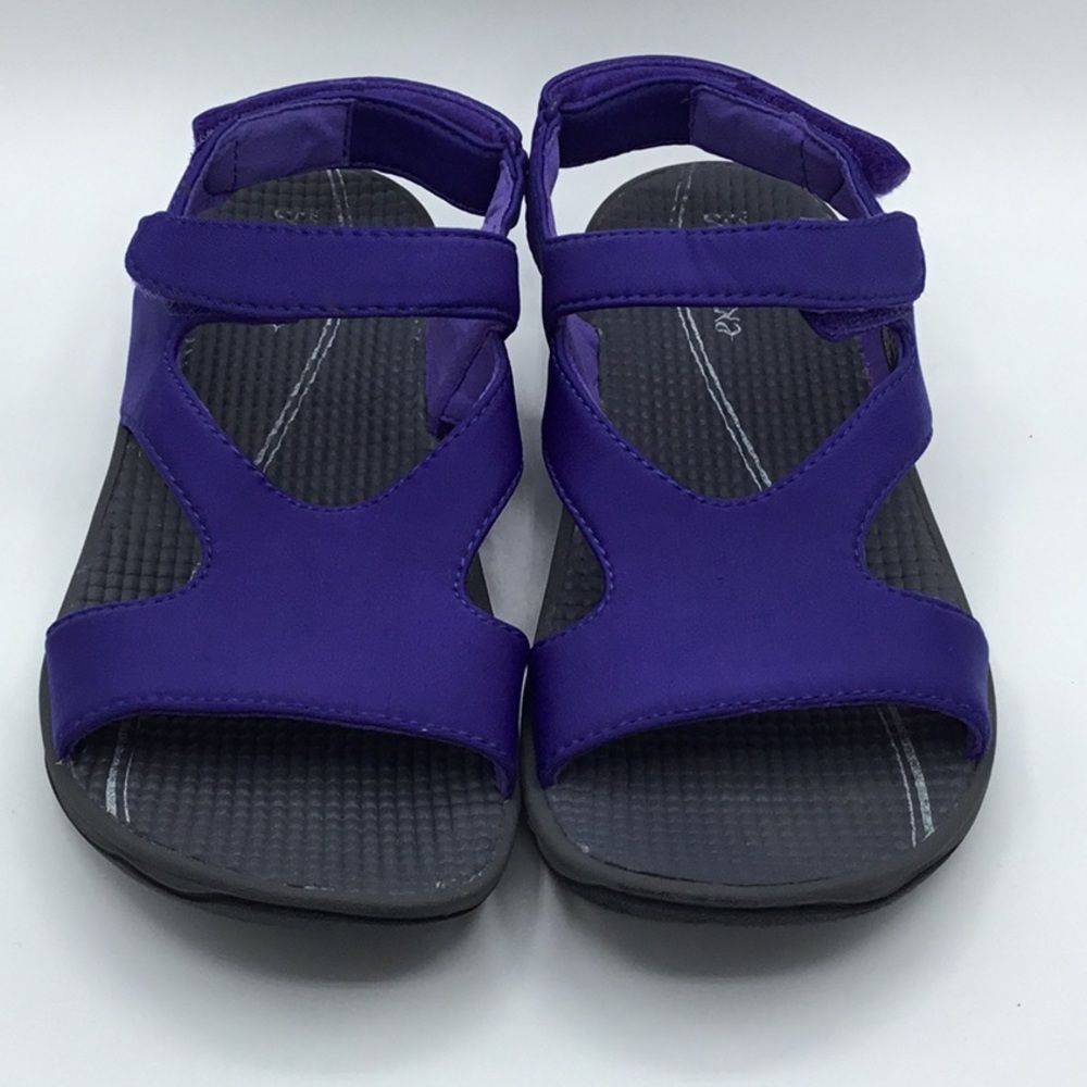 New Easy Spirit women’s sandals